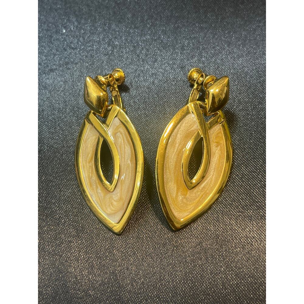 Vintage Napier Gold Tone Tension Screw Back Clip On Earrings Textured Oval Drops